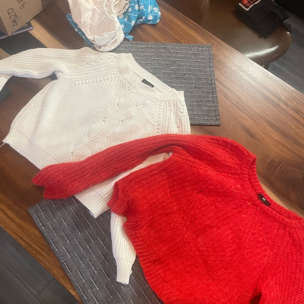 Sold***Cropped Red and White Women's Sweater Set